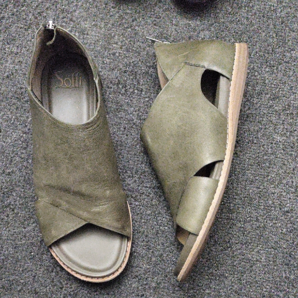 Sofft Olive Green Crisscross Open-Toe Leather Sandals